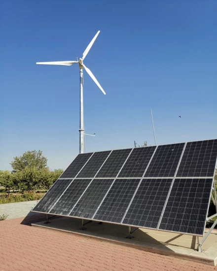 Le système hybride éolien solaire Ane fournit de l'énergie pour une utilisation hors réseau